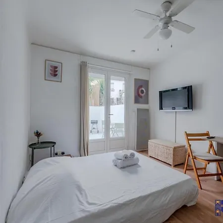 Apartment L'evasion - Studio With A Large Garden - Wifi